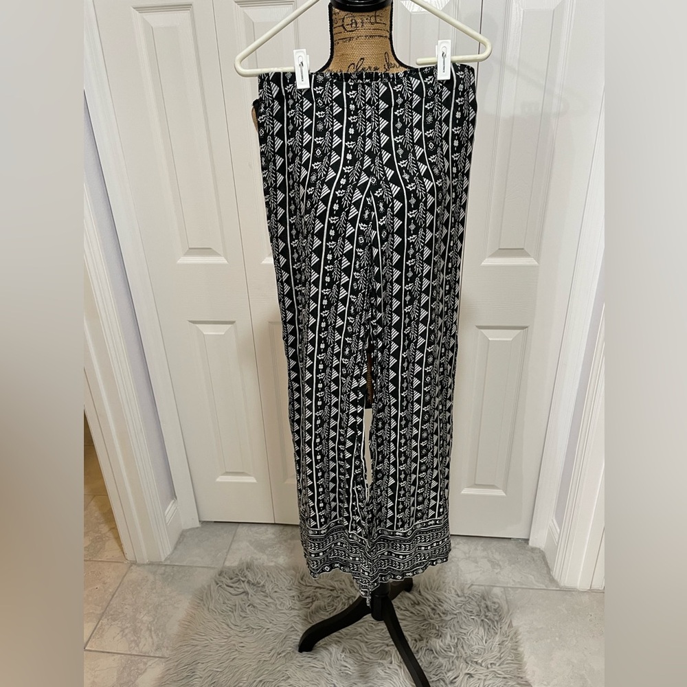 Billabong Black and White Geometric Wide Leg Pants